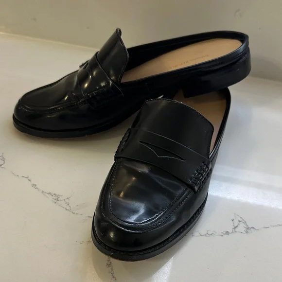 Banana Republic Black slide on Penny loafer Size 8 1/2 - Picture 1 of 13